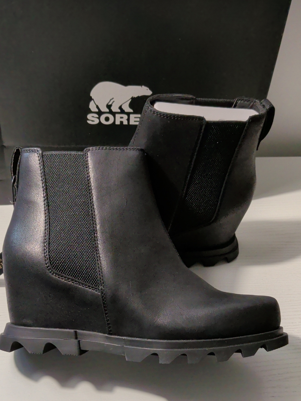 Sorel NWT 8.5 Wedge Booties Black Leather/Suede